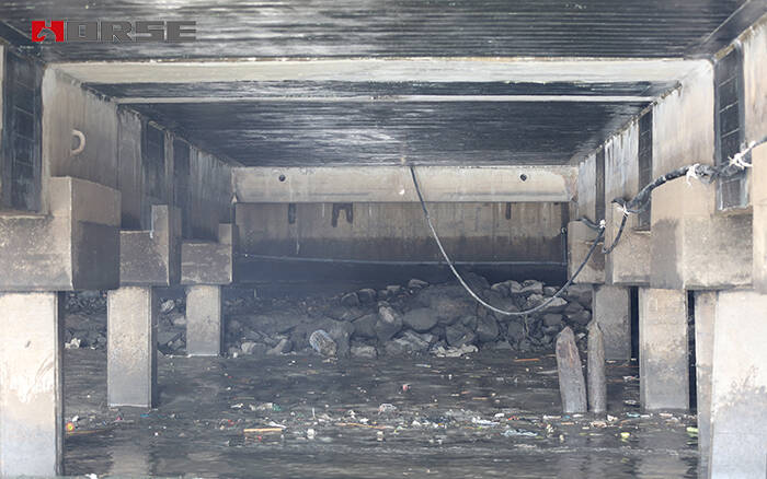 Bridge retrofitting Bridge retrofitting