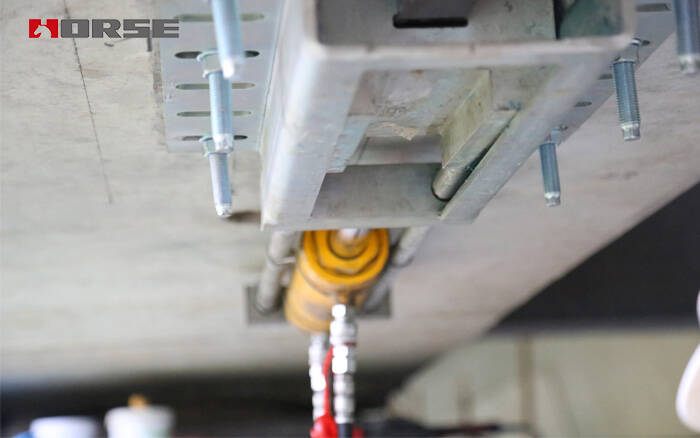 Lu Pan River Bridge - pre-stressed CFRP laminate reinforcement Lu Pan River Bridge - pre-stressed CFRP laminate reinforcement