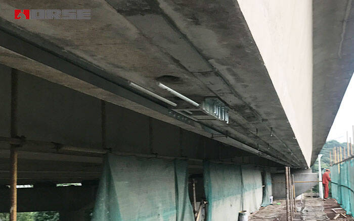 Prestressed FRP laminate Prestressed FRP laminate