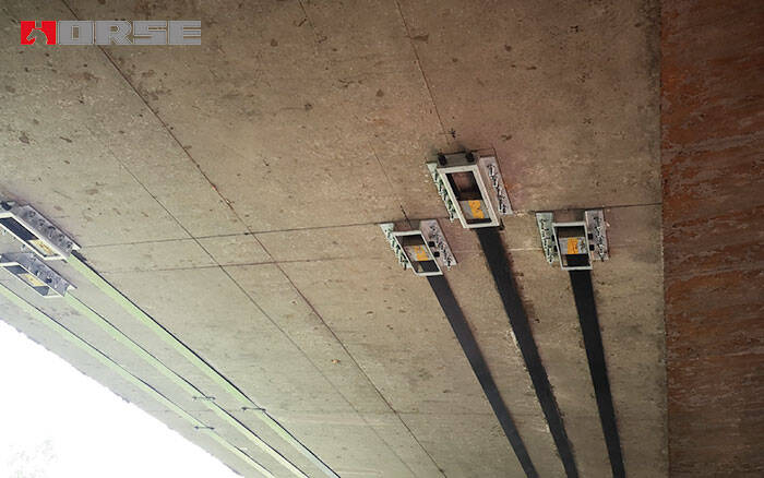 Concrete bridge strengthening by prestressing CFRP plate1 Concrete bridge strengthening by prestressing CFRP plate1