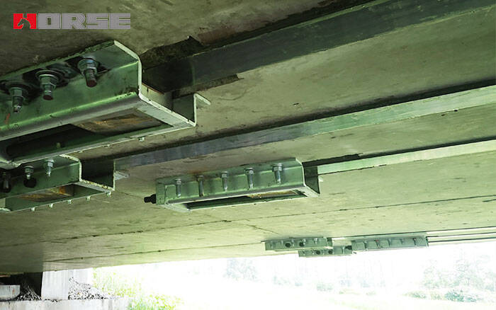 Concrete bridge strengthening by prestressing CFRP plate5 Concrete bridge strengthening by prestressing CFRP plate5